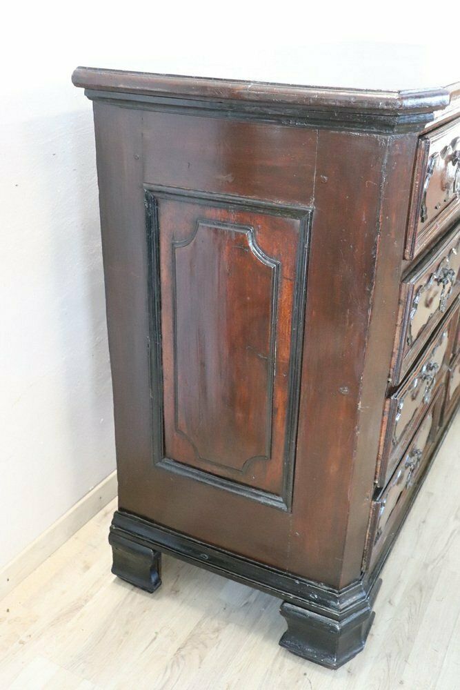9028.44 Antique Chest Of Drawers In Walnut 17th Century photo