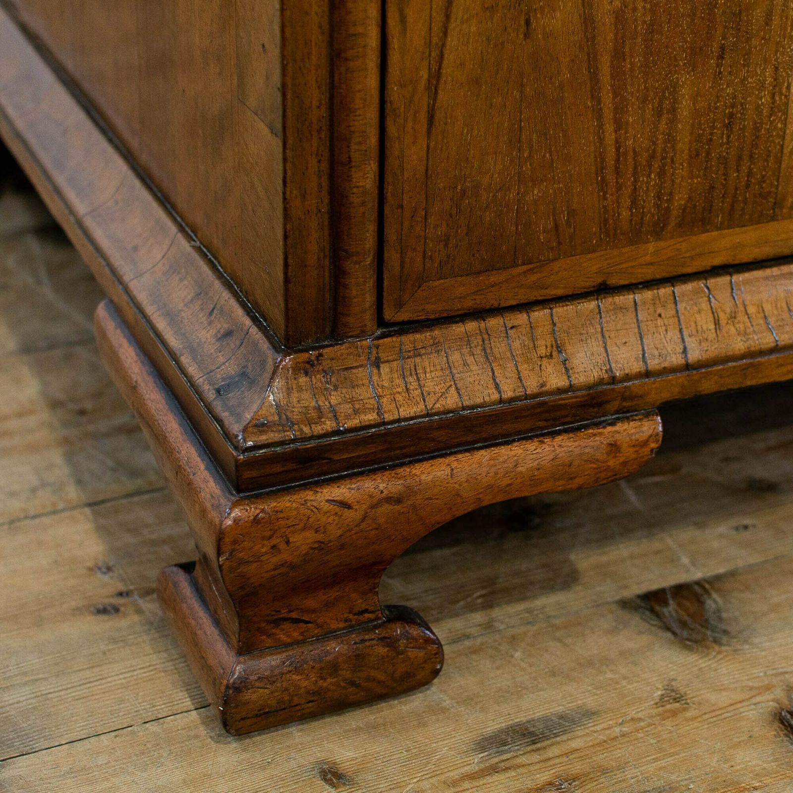 photo furniture Antique Walnut Chest Of Drawers