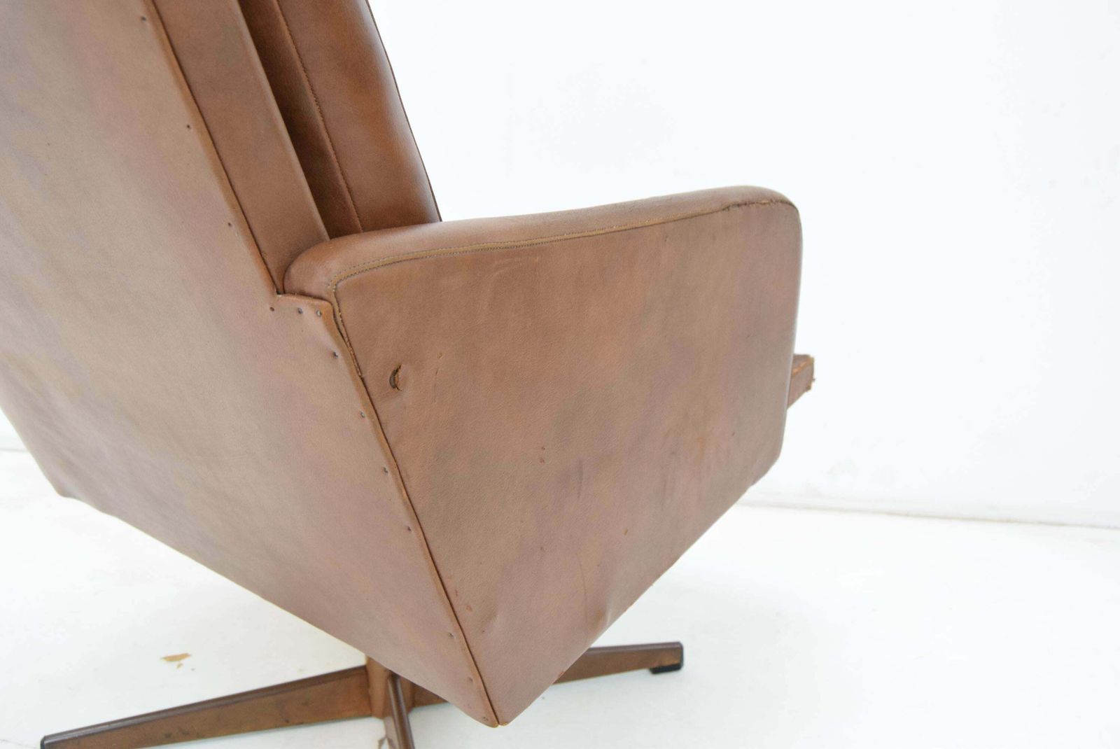 Furniture Mid Century Leatherette Rotatable Armchair, 1960's. photo