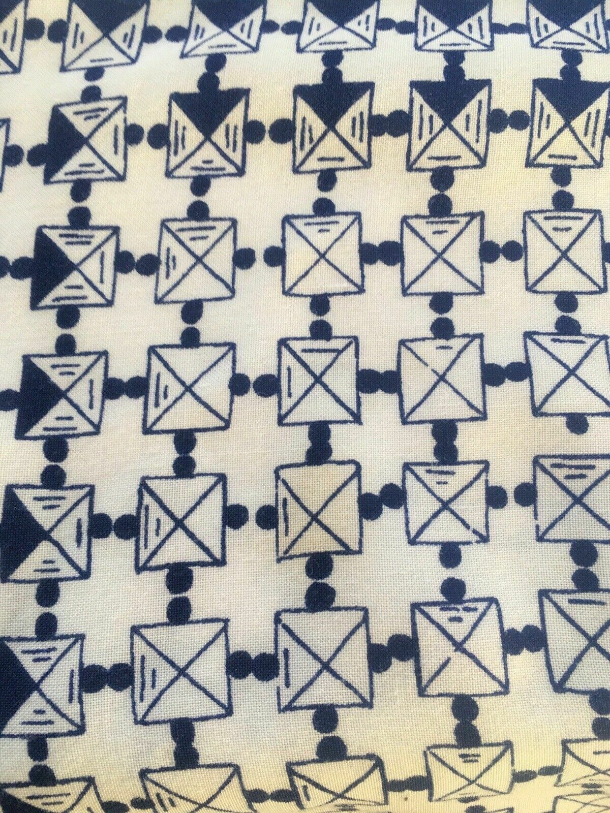 photo vinterior Mid Century Modern 50's Furnishings Square Colourful Table Cloth Vintage Retro