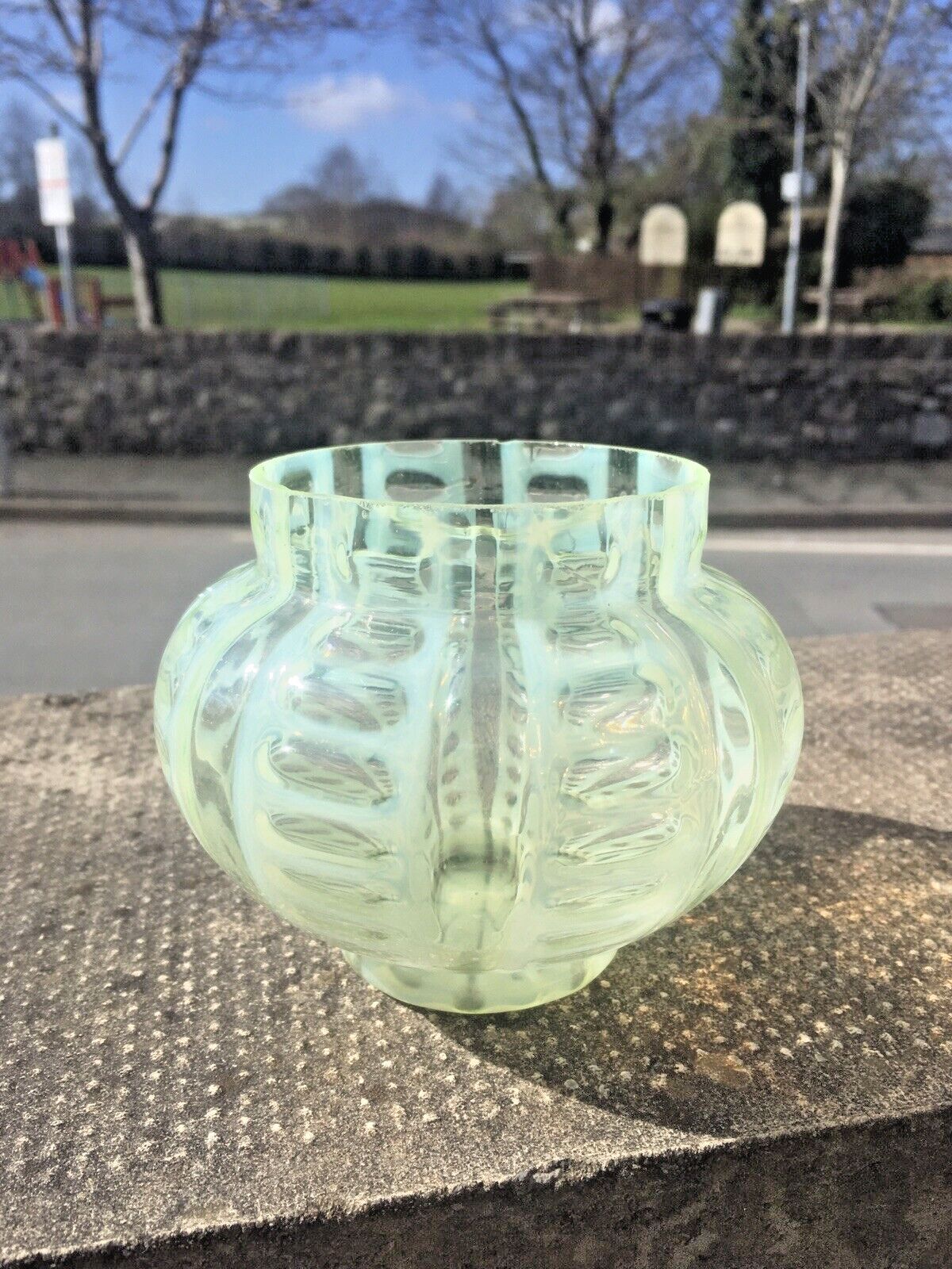 photo vinterior Antique Vaseline Glass Opalescent Uranium Posy Flower Frog Vase Sugar Bowl ?