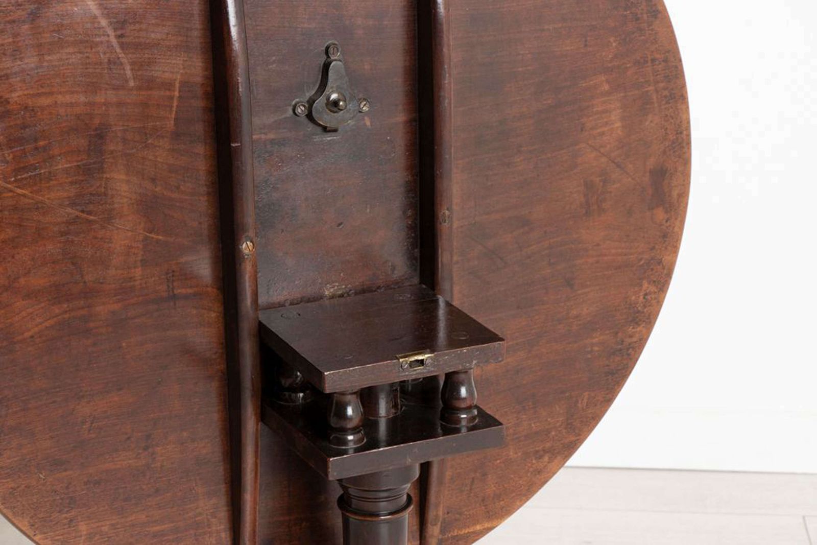 photo vintage Georgian Mahogany Bird Cage Table C.1780
