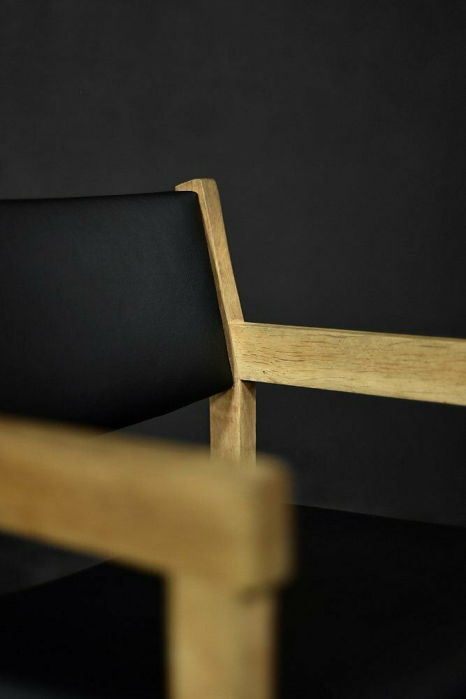 photo furniture Mid Century Modern Danish Oak Chairs By Hans J. Wegner For Getama, 1960s, Set Of 4