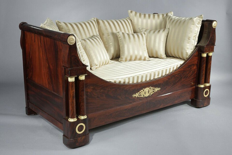 Restoration Period Mahogany And Gilt Bronze Sofa Bed, 19th Century photo vinterior