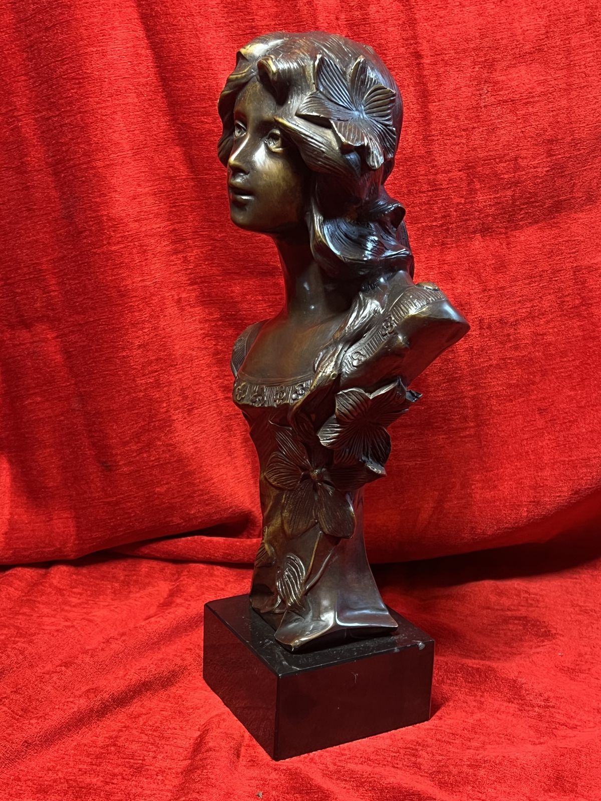 Art Nouveau Mucha Bronze Idealised Female Bust With Floral Motifs Set Upon Black Marble Base photo vinterior