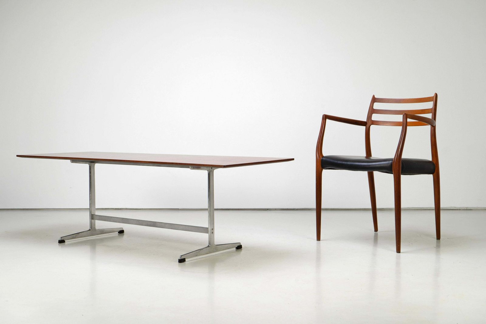Furniture Danish Modern Rosewood Coffee Table By Arne Jacobsen For Fritz Hansen, 1960s photo