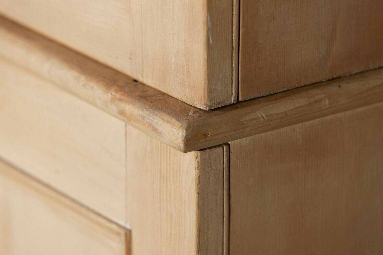 photo buy 19thc English Pine Linen Press