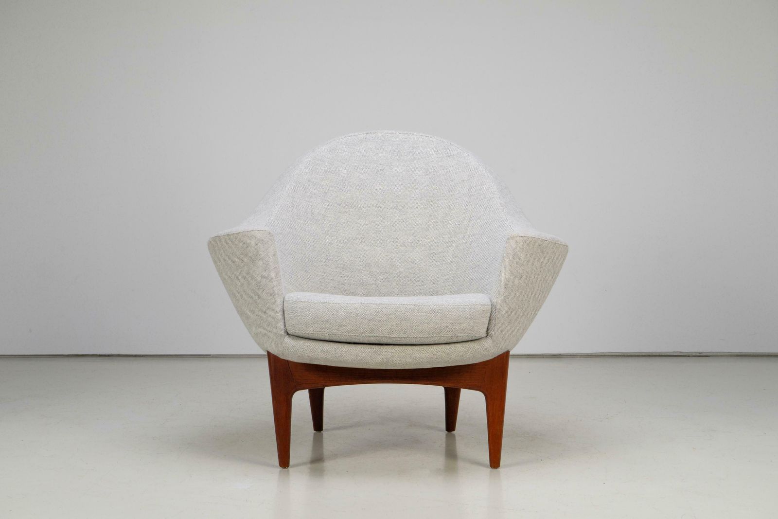 Rare Pair Of Lounge Chairs By Ib Kofod Larsen For Fritz Hansen, 1959 photo buy