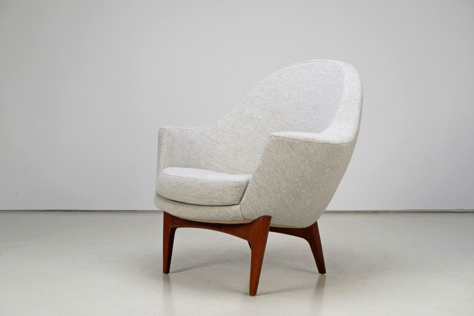 Rare Pair Of Lounge Chairs By Ib Kofod Larsen For Fritz Hansen, 1959 photo vintage