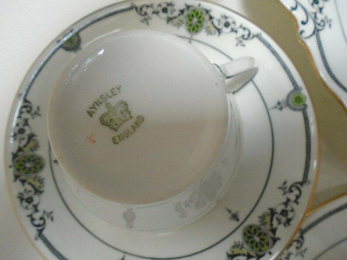 photo furniture Antique Aynsley White Porcelain Tea Or Coffee Set 2 Demitasse Cups Saucers Tea Plates 1 Cake Serving Plate Black And Green Accents