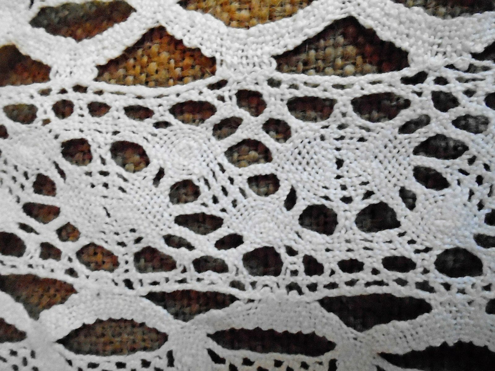 Beautiful Vintage French Cotton Bobbin / Crochet Lace Table Runner / Rectangular Table Doily Lace Edging, 35" X 15 1/4" (89 X 38.5 Cm) photo for sale