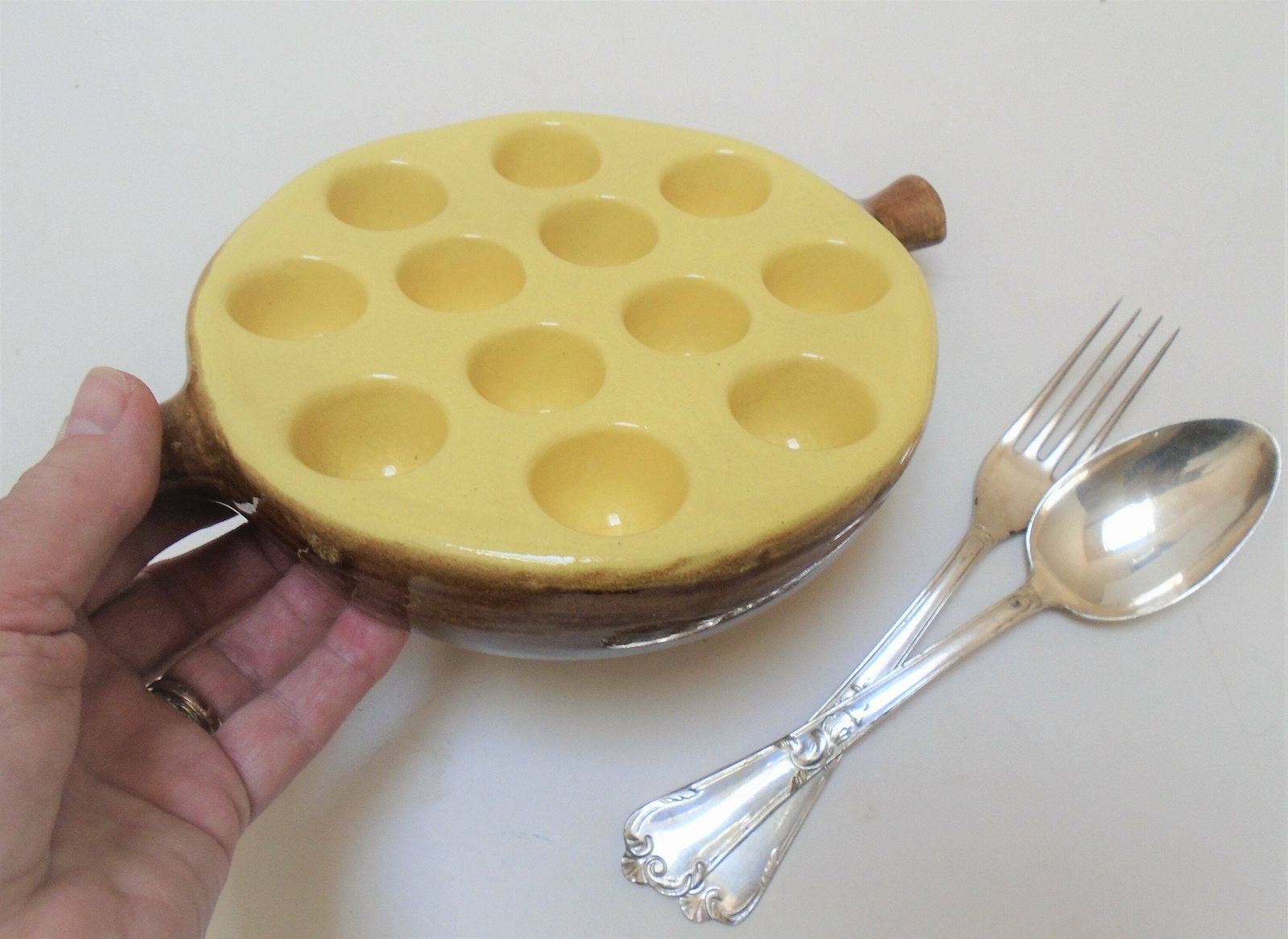 Single Vintage French Emile Henry Stoneware Snail / Escargot Dish / Chunky Snail Plate, Heavy Lemon Yellow And Terracotta photo Home Decor