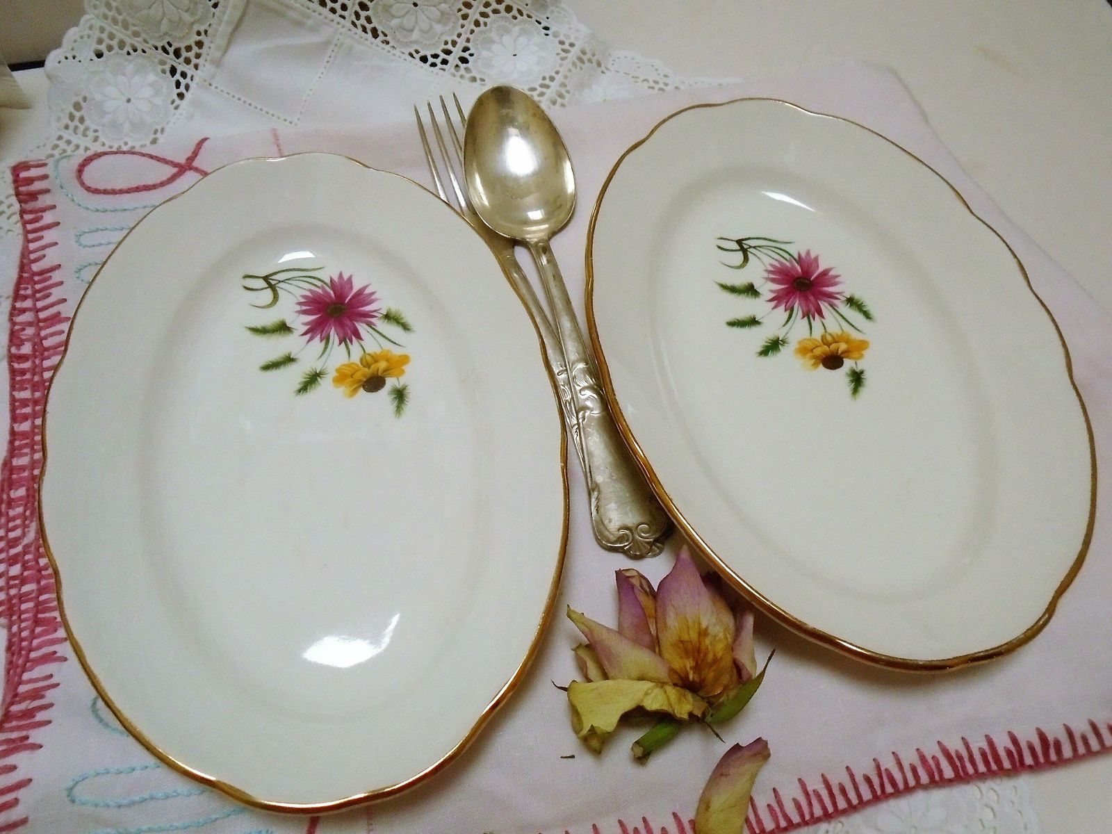 2 Antique French Oval Serving Dishes, French Ravier Set, Floral Oval Serving Pair, Gien Feu D'artifice photo vintage