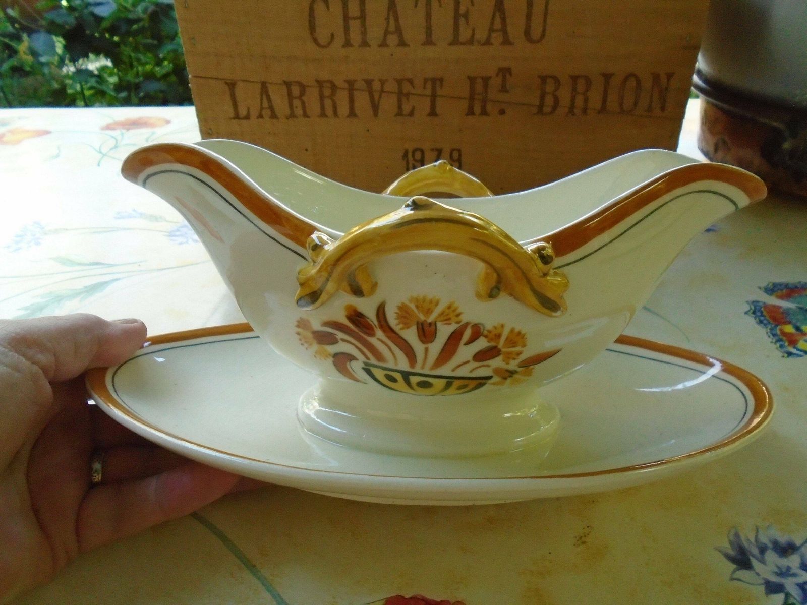 Beautiful Antique French Creil Et Montereau Sauciere / Sauce Boat, White And Gold, All In One, Porcelaine Gravy Jug