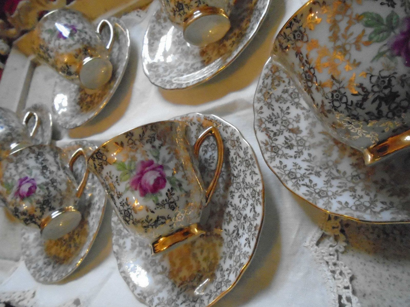 6 Vintage Espresso Coffee Cups And Saucers, Czech Rgk Zimco, Tasses à Café, Gilded With Rose Motif, Art Deco Coffee Cups photo vinterior