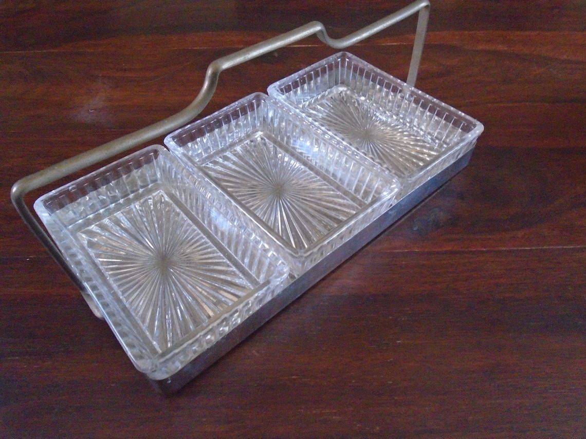 Serviteur apéritif Art déco vintage en métal chromé, 3 coupelles en verre sur support métallique, pour olives et amuse-bouches photo vintage
