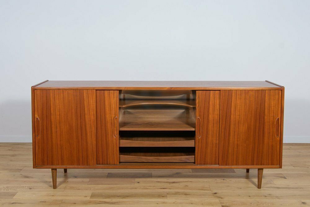 2806.0 Mid Century Teak Sideboard By Borge Seindal For Westergaard Mobbel Forgip, 1960s photo