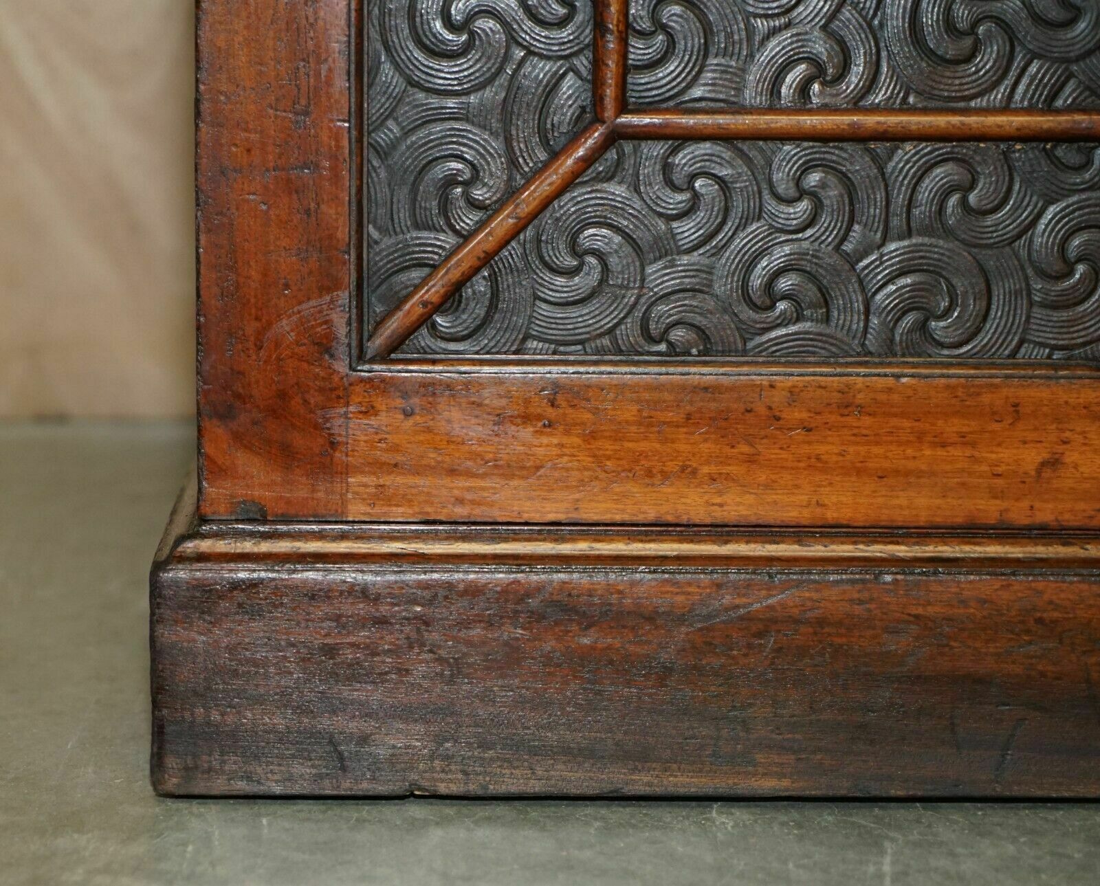 photo furniture Stunning Antique Victorian Mahogany & Embossed Leather Library Bookcase Cupboard
