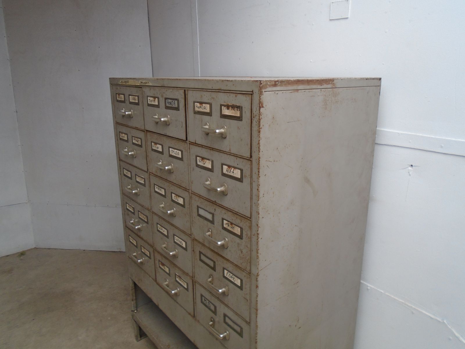 A Large Heavy 1930s Art Deco Original Metal 15 Drawer Chest Of Drawers photo vinterior