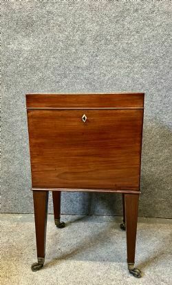 photo furniture Antique 19th. Century Mahogany Cellarette