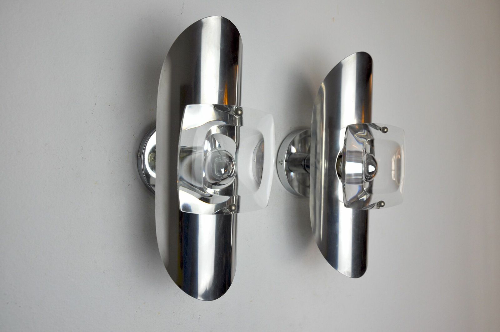 Pair Of Oscar Torlasco Sconces, Murano Glass, Italy, 1970 photo furniture