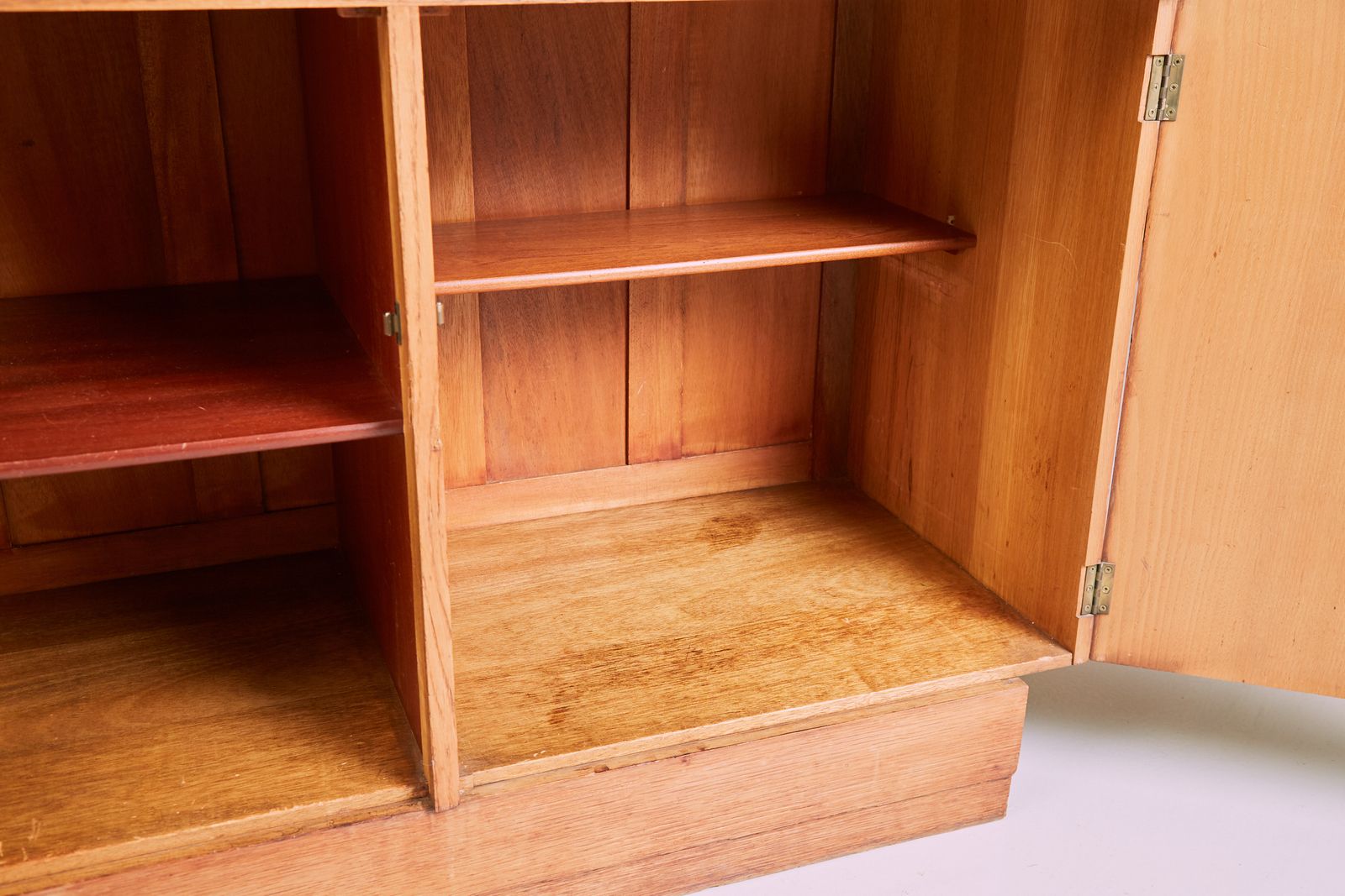 photo furniture 1930s Art Deco Sideboard Credenza In Oak