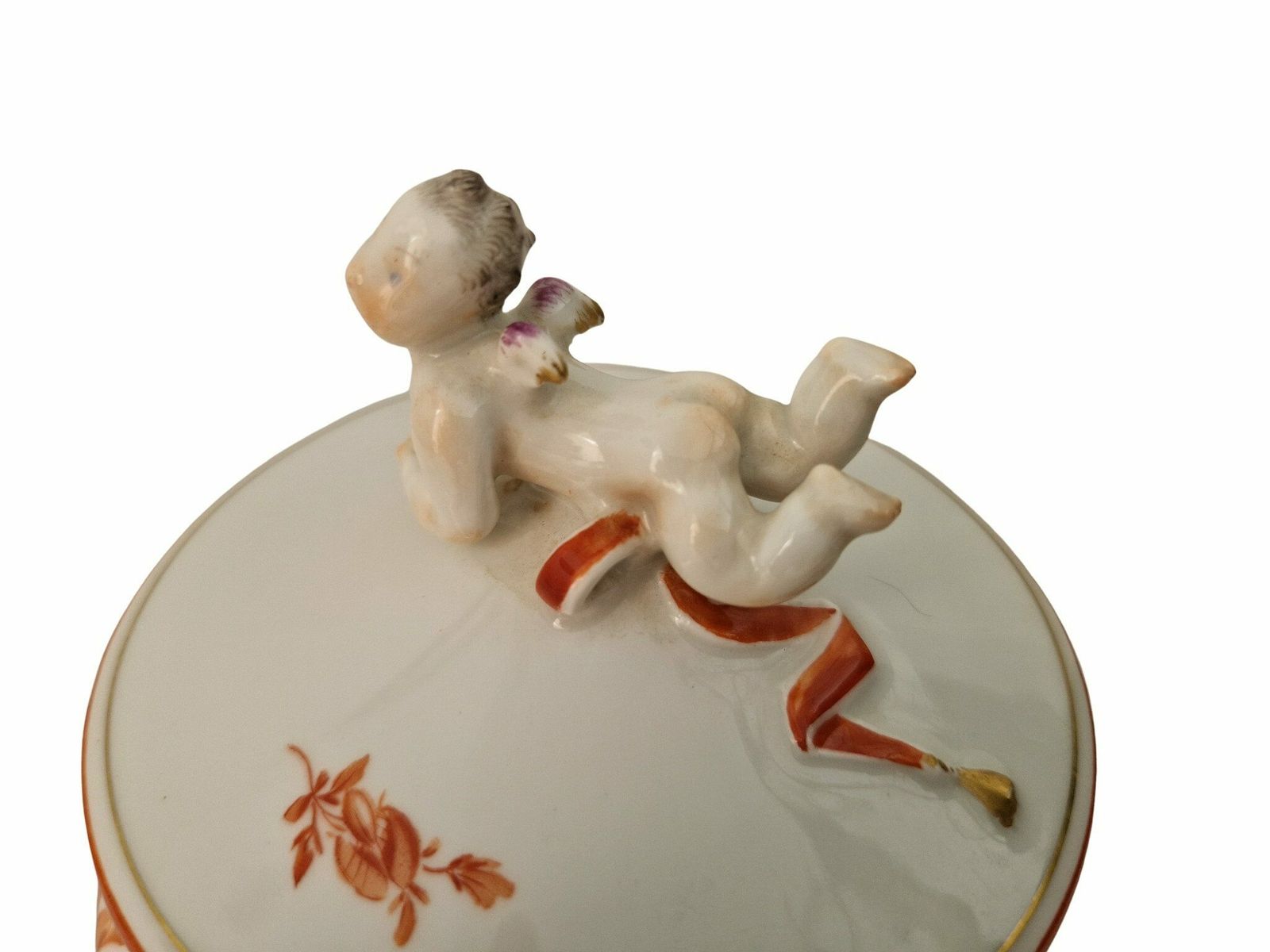 Antiek Meissen porseleinen dekselschaal van Paul Scheurich – Duits keramisch sieradendoosje met cherubijnfiguur photo buy