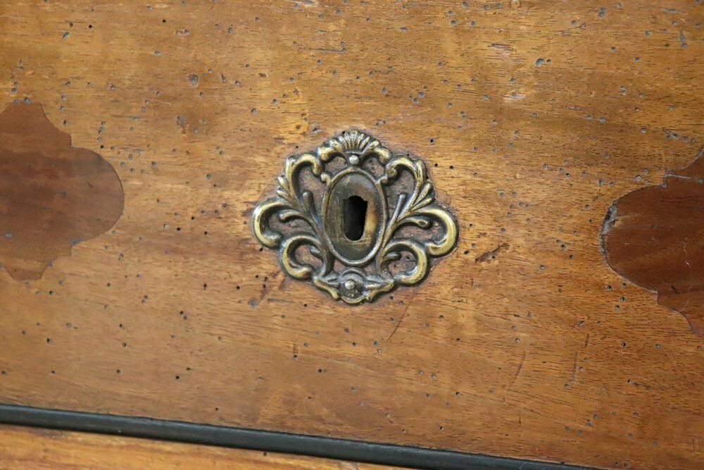Antique Chest Of Drawers With Walnut Inlay, 17th Century photo vinterior