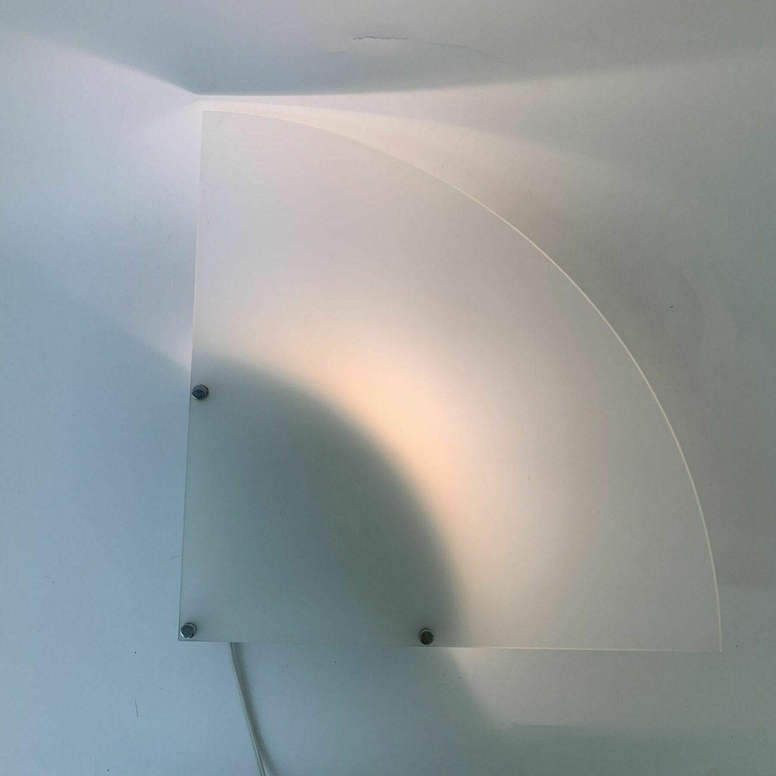 301.0 Postmodern Minimalistisch Wandmeubel / Tafel, Jaren 1980 photo