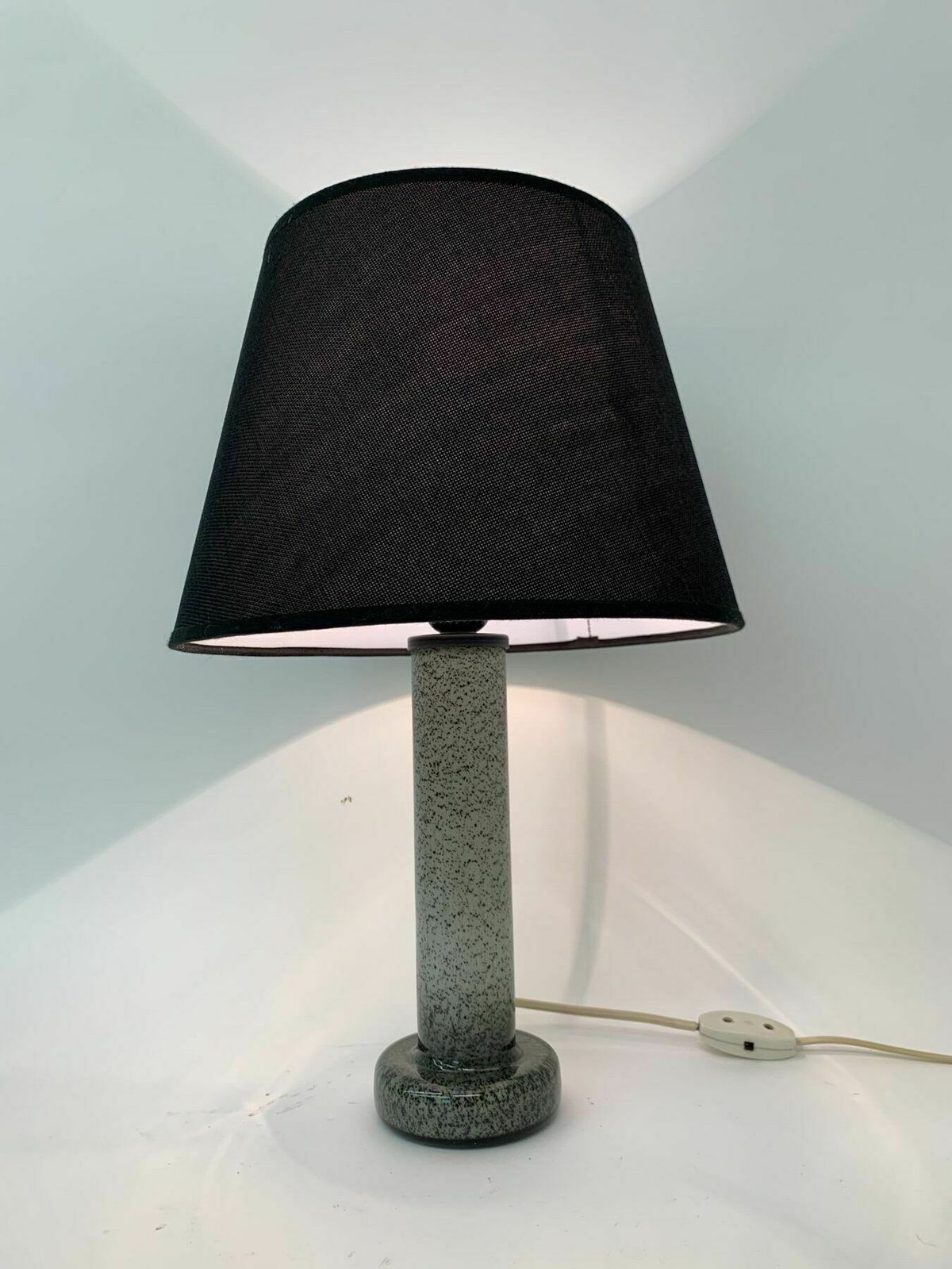 Postmodern Glazen Tafellamp, Jaren 1980 photo for sale