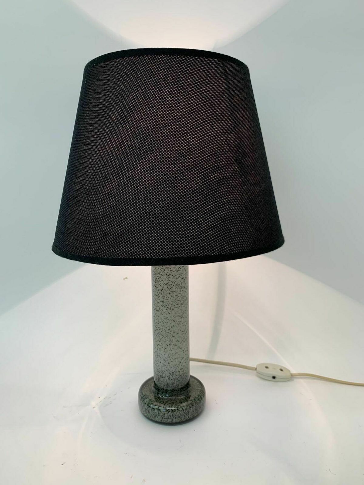 Postmodern Glazen Tafellamp, Jaren 1980 photo Verlichting