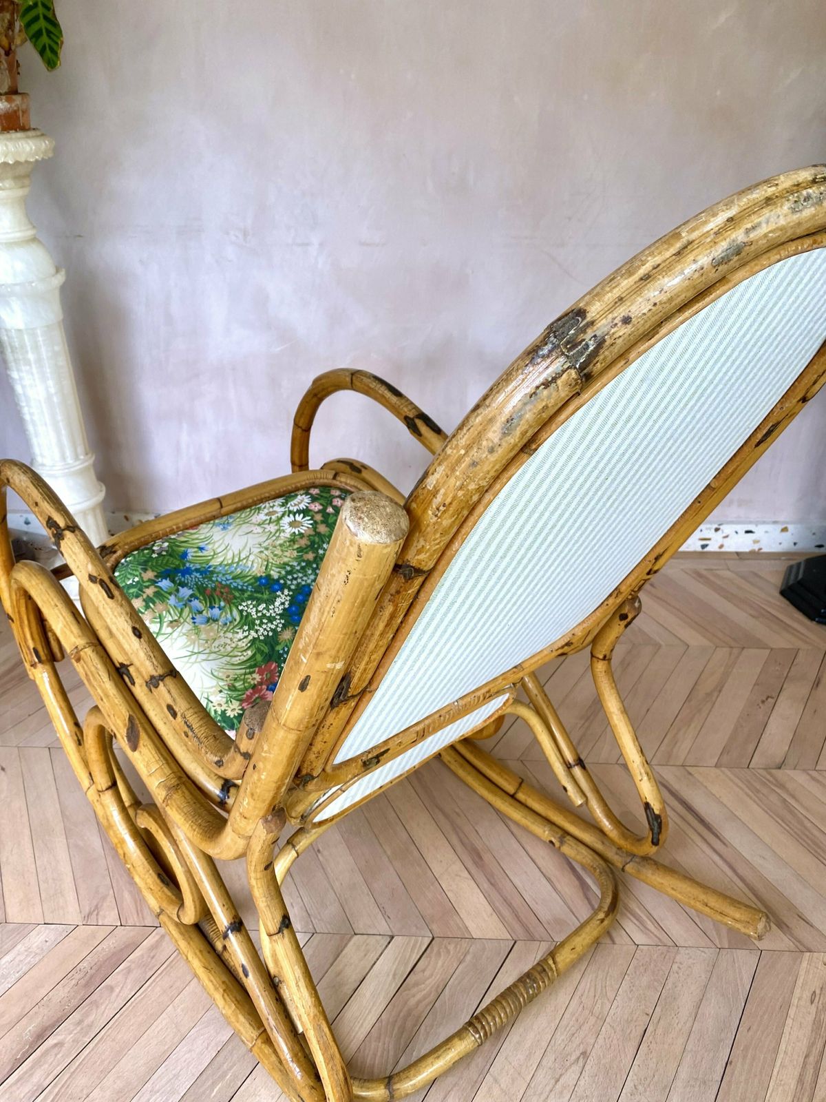 photo furniture Mid Century Bamboo & Floral Print Upholstered Rocking Chair