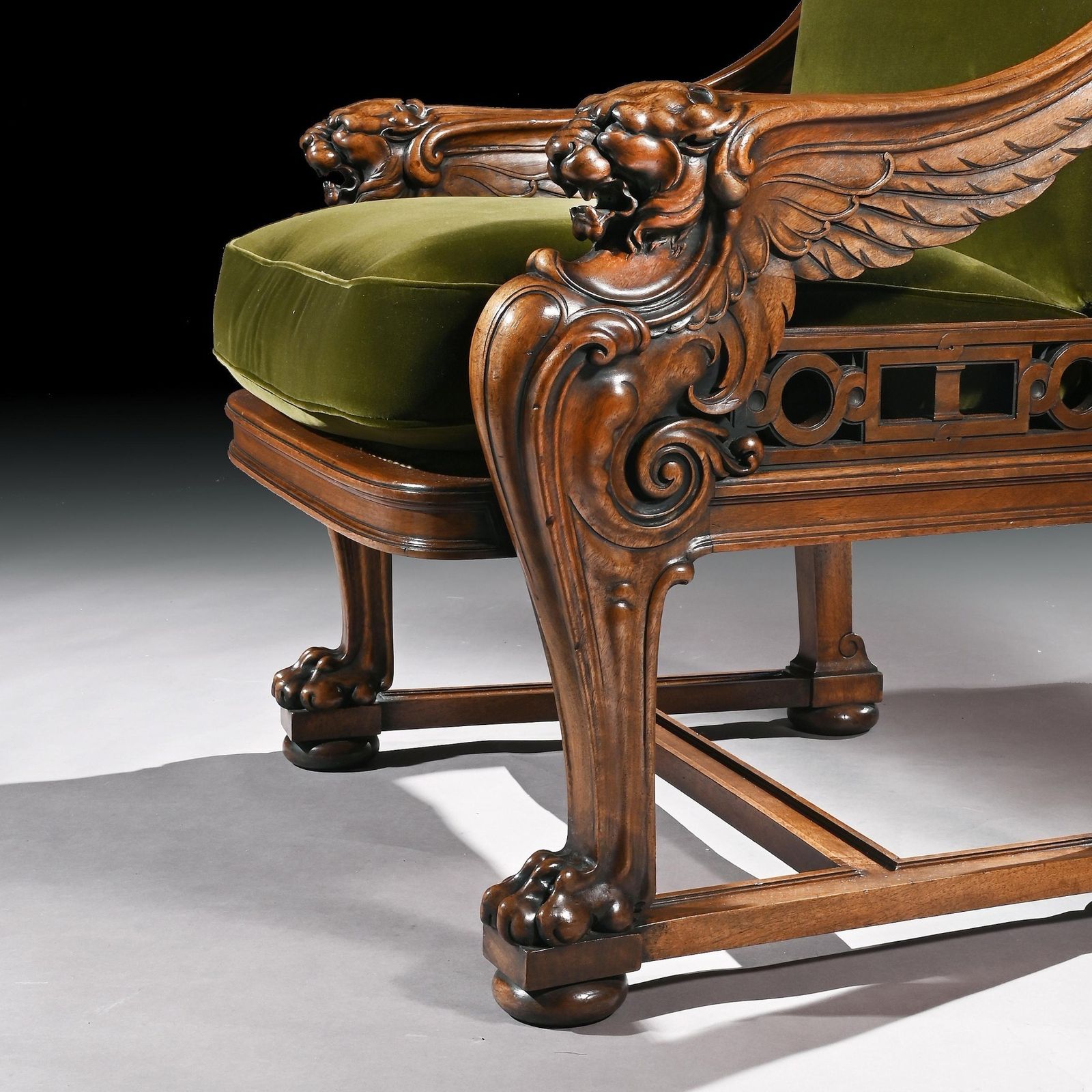Rare 19th Century Lion Monopodia Armchair After Thomas Hope. photo vinterior