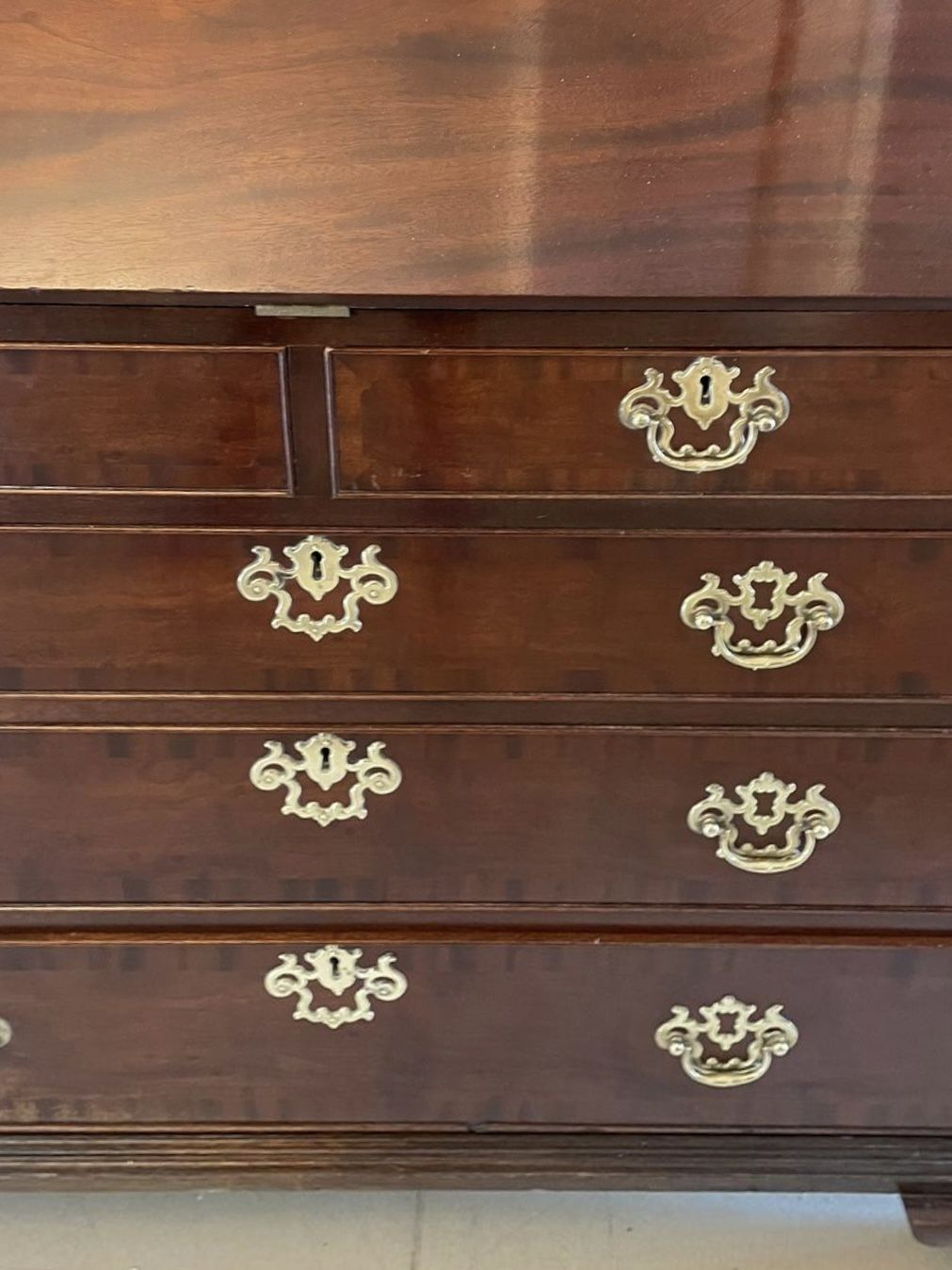 photo vinterior Outstanding Quality Antique Chippendale Style Mahogany Bookcase
