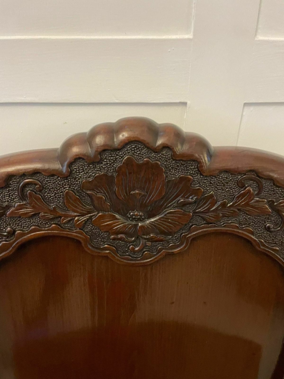 photo vinterior Fine Quality Pair Of Antique Carved Chinese Hall Chairs