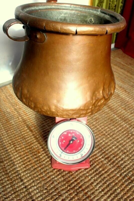 photo vinterior Heavy Vintage Quality French Hammered Copper Pot/Cauldron Planter 19th Century