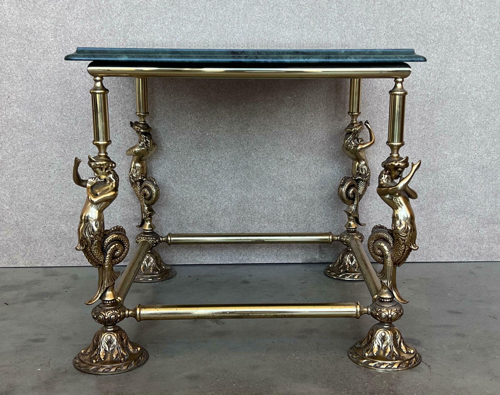 Table d'appoint italienne carrée en bronze, plateau en marbre vert, vers 1845 photo furniture