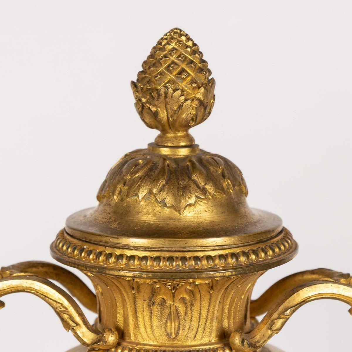 19th Century French Napoleon III Ormolu & White Marble Urns, C.1850 photo vinterior