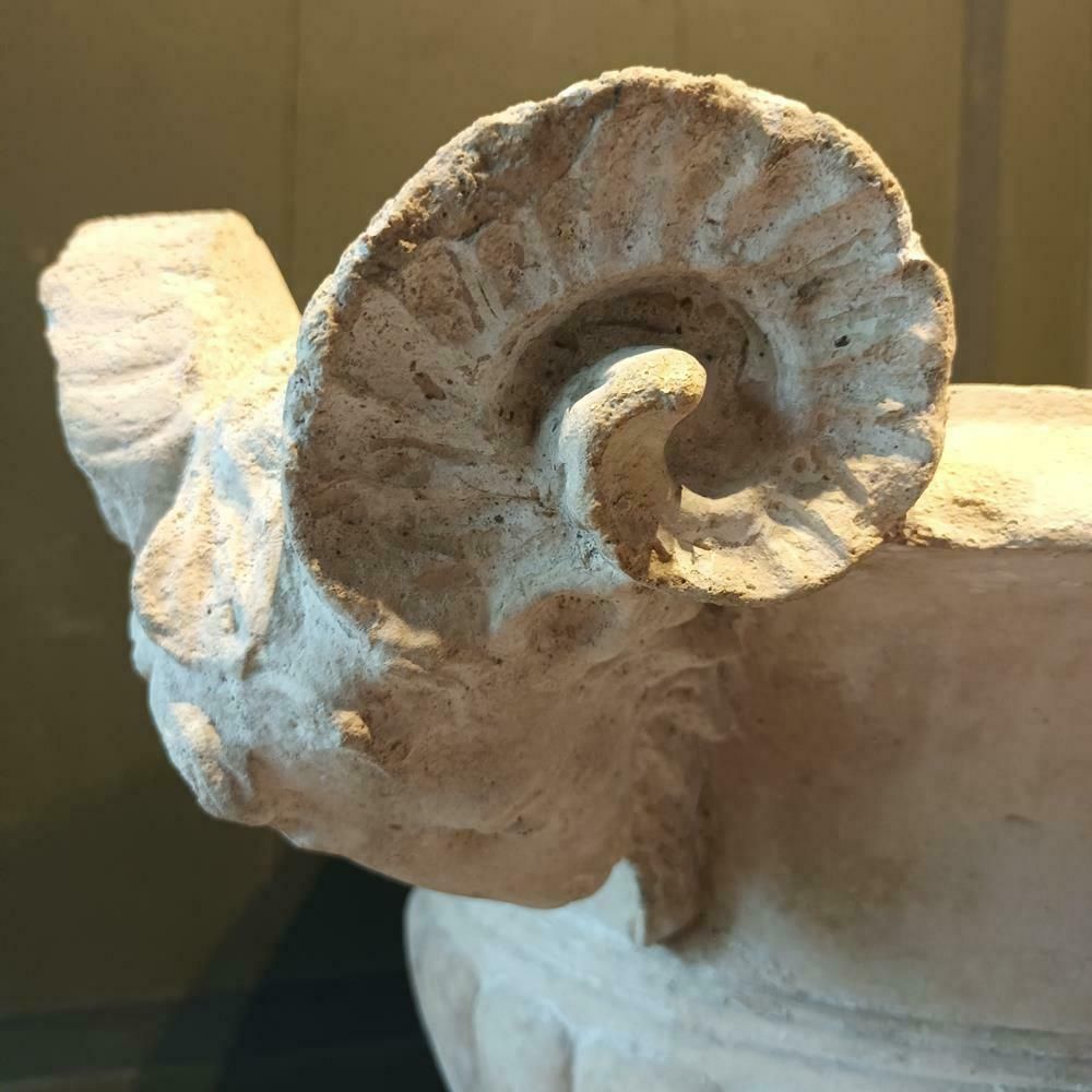 Home Decor A Pair Of 19th Century Limestone Urns photo