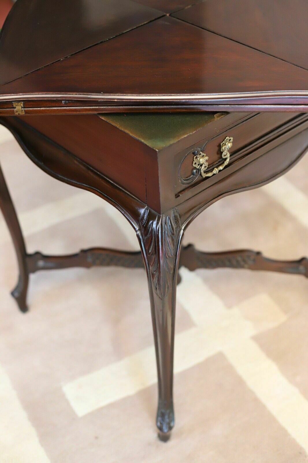 photo vinterior An Edwardian Mahogany Envelope Card Table By Allen & Appleyard