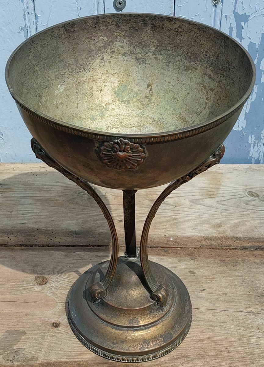 Silver Metal Centerpiece photo Home Decor