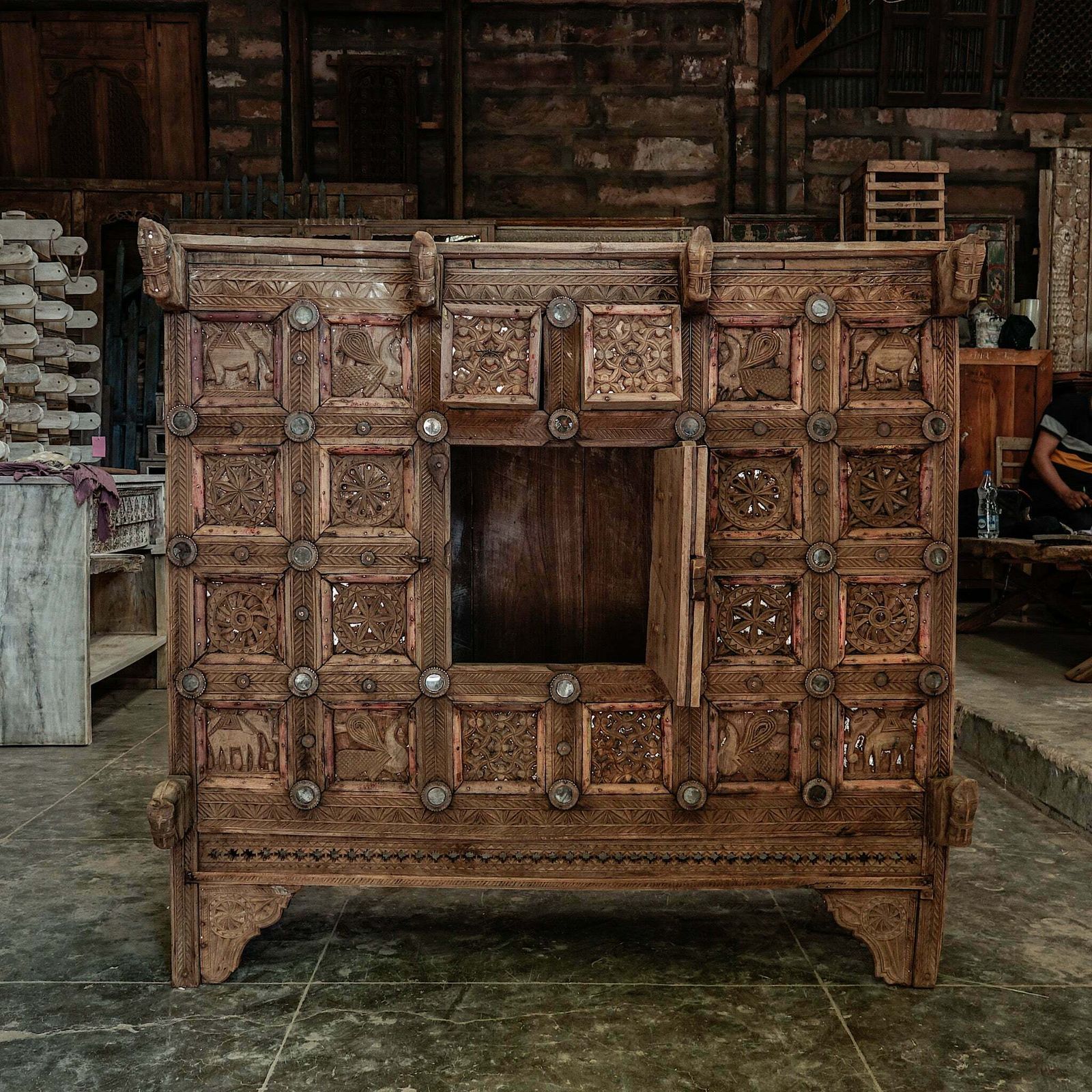 Old Damchiya   Carved Indian Furniture N°45 photo furniture