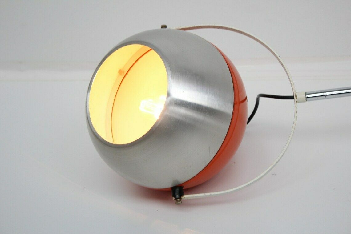 Duits Space Age Wandlamp – Oranje En Aluminium photo for sale