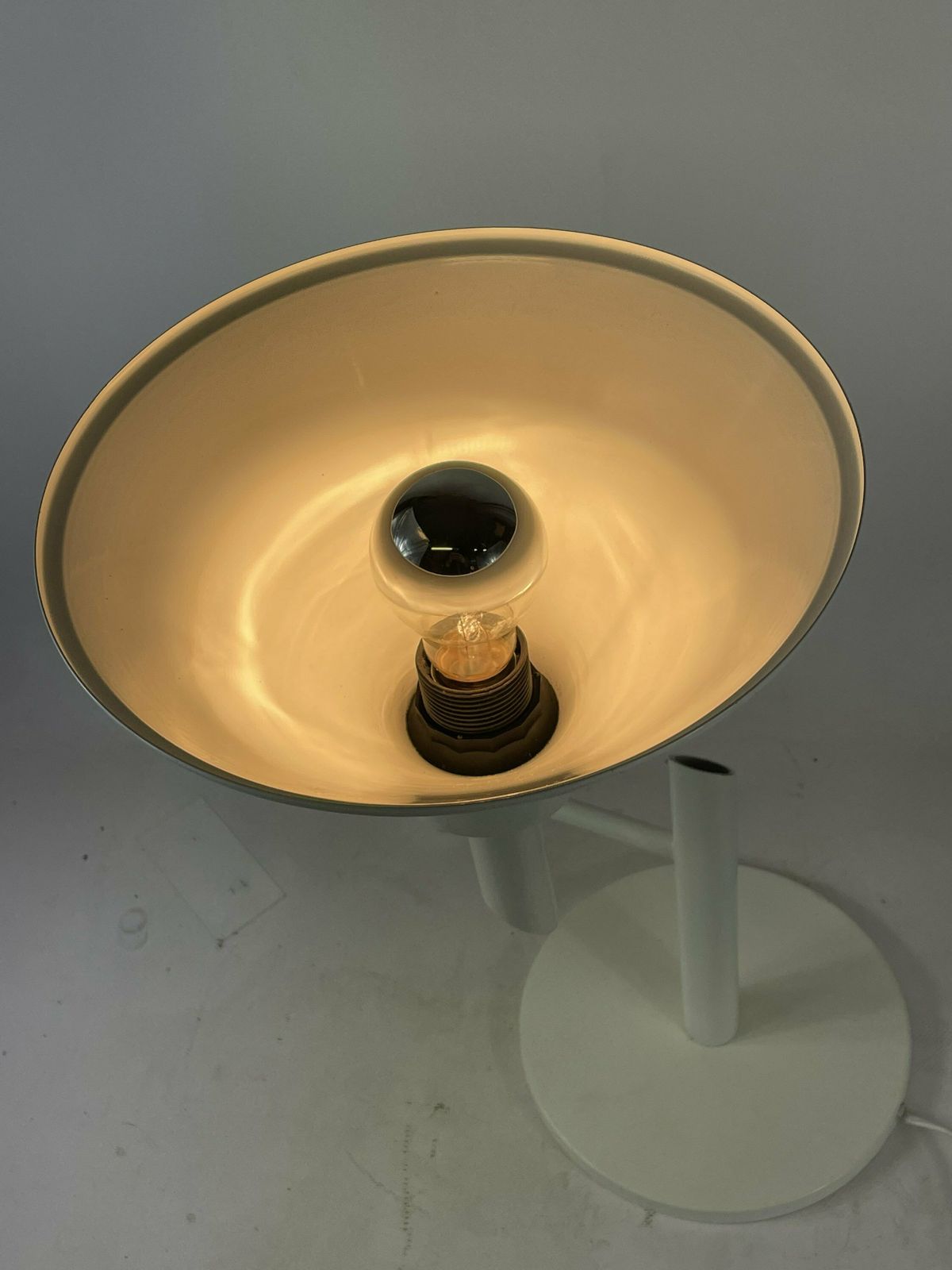 Pop Art / Space Age Design   Trechtervormige Lamp   Verstelbare Voet photo vinterior