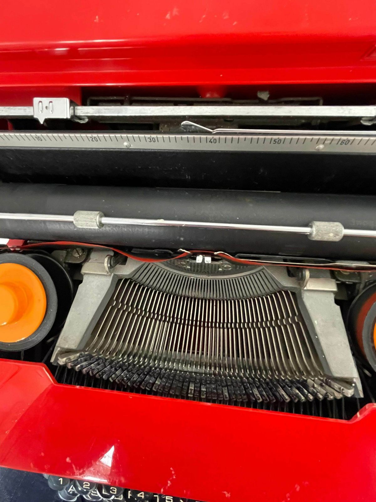 Ettore Sottsass / Perry A. King   Olivetti   Valentine   Typemachine Inclusief Harde Koffer   Werkend (Qwerty) photo vinterior