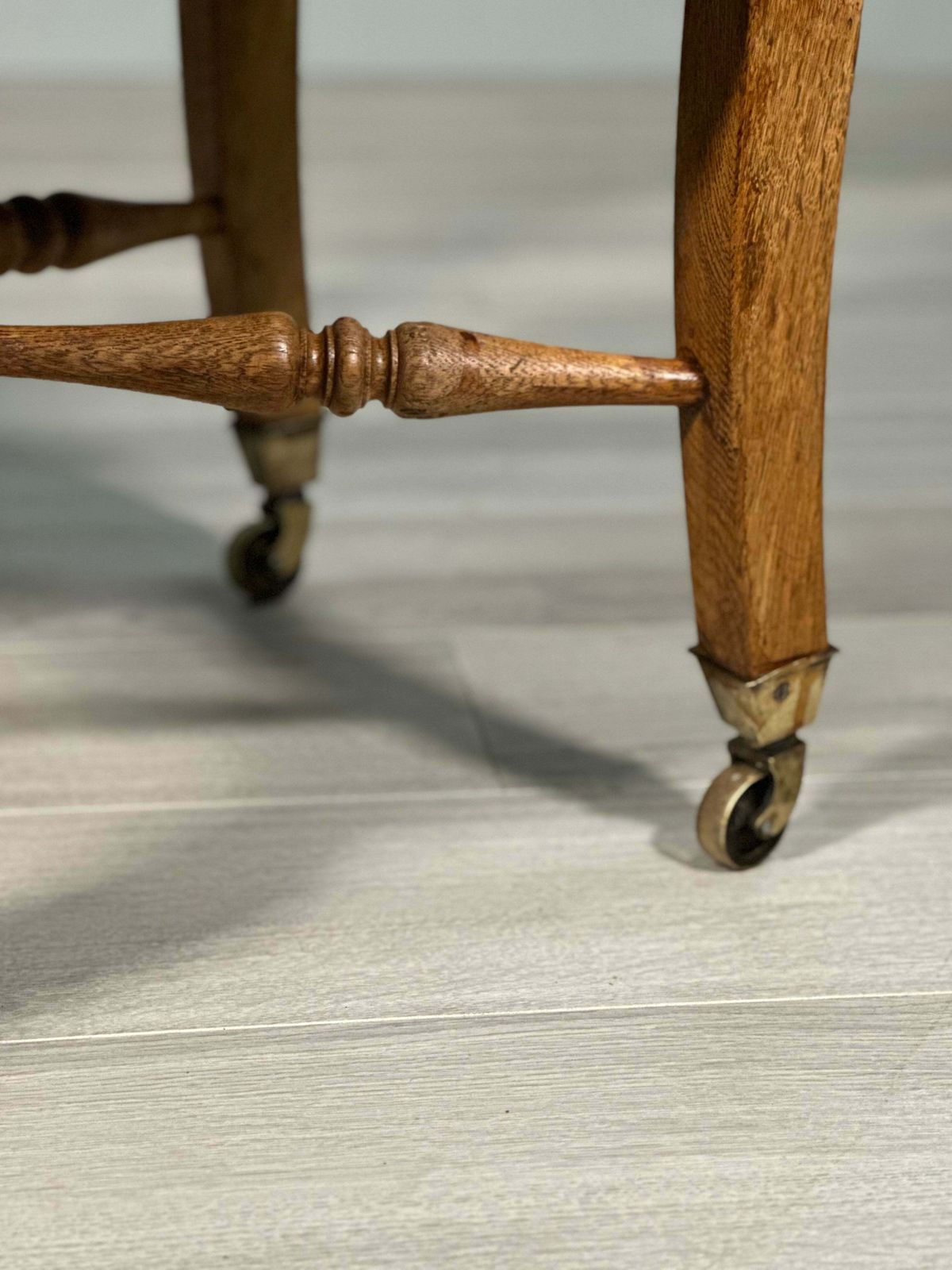 photo furniture Antique Oak And Leather Desk Chair