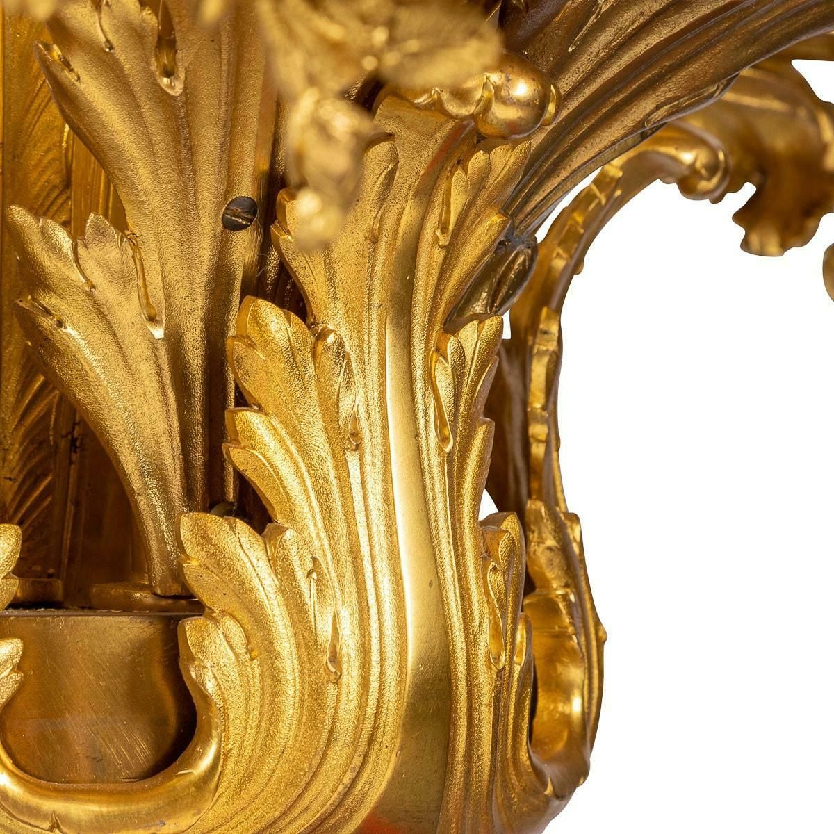 photo vintage 19th Century French Louis XVI Style Ormolu Twenty Seven Light Chandelier, C.1890