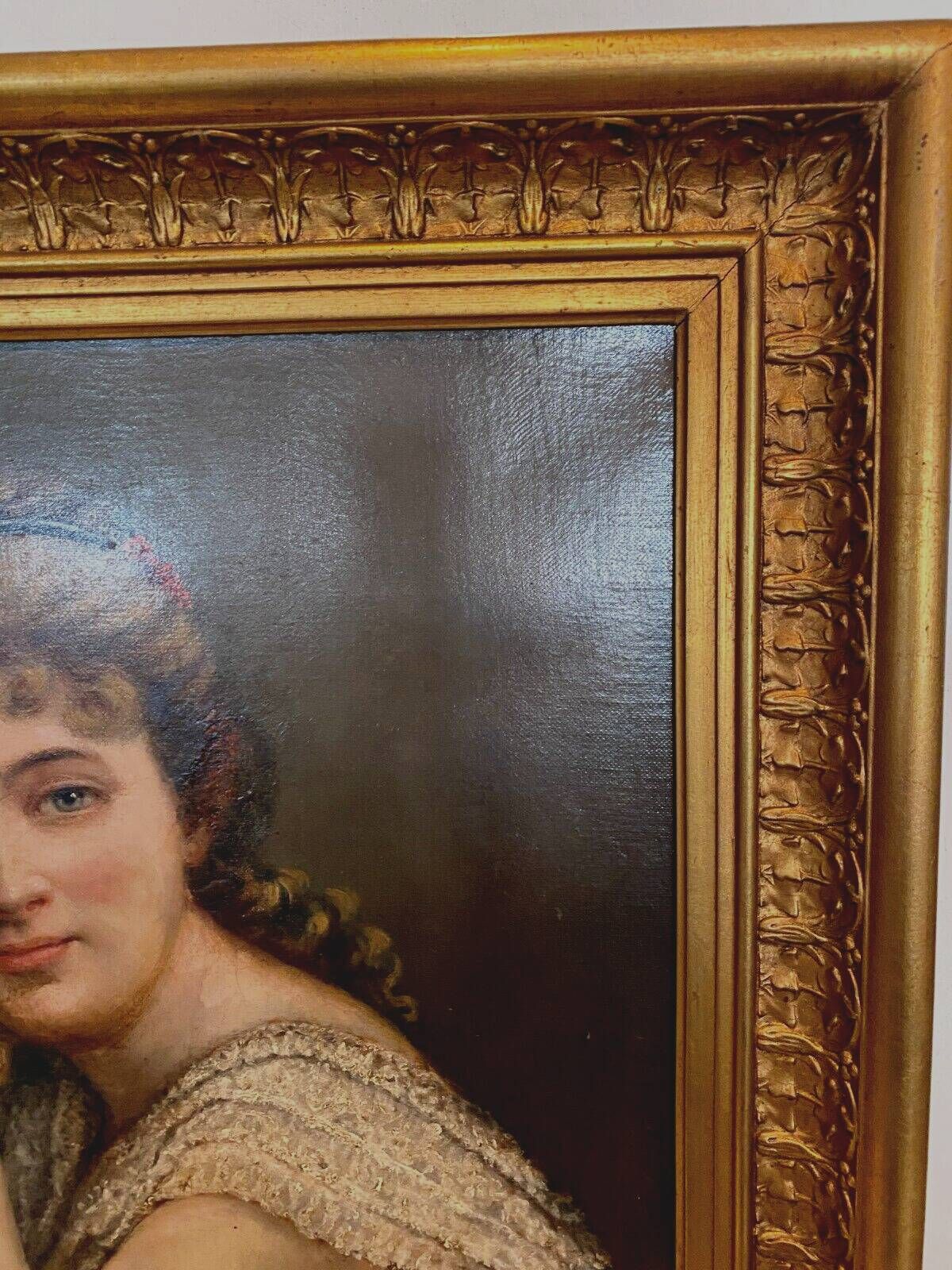 Oil On Canvas Portrait Of A Young Woman In Bust "XX Century photo vintage