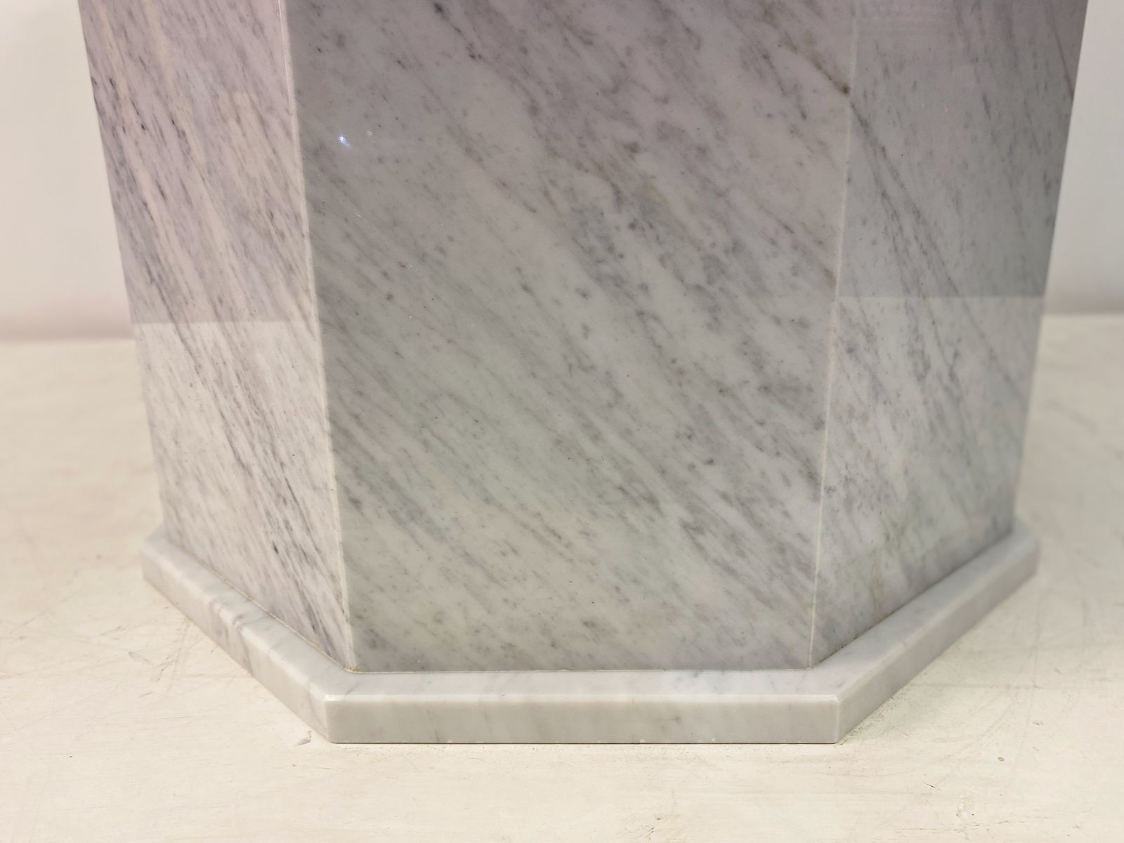 1970s Red And White Marble Dining Or Centre Table photo 1400.0