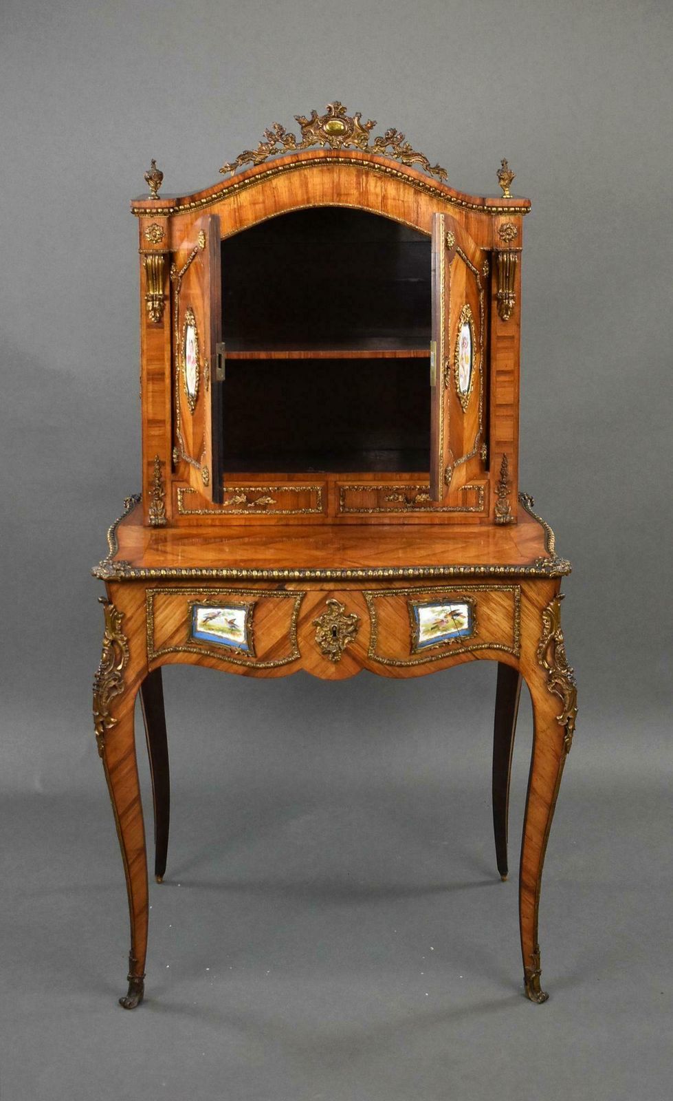 photo vintage 19th Century Walnut Bonheur Du Jour